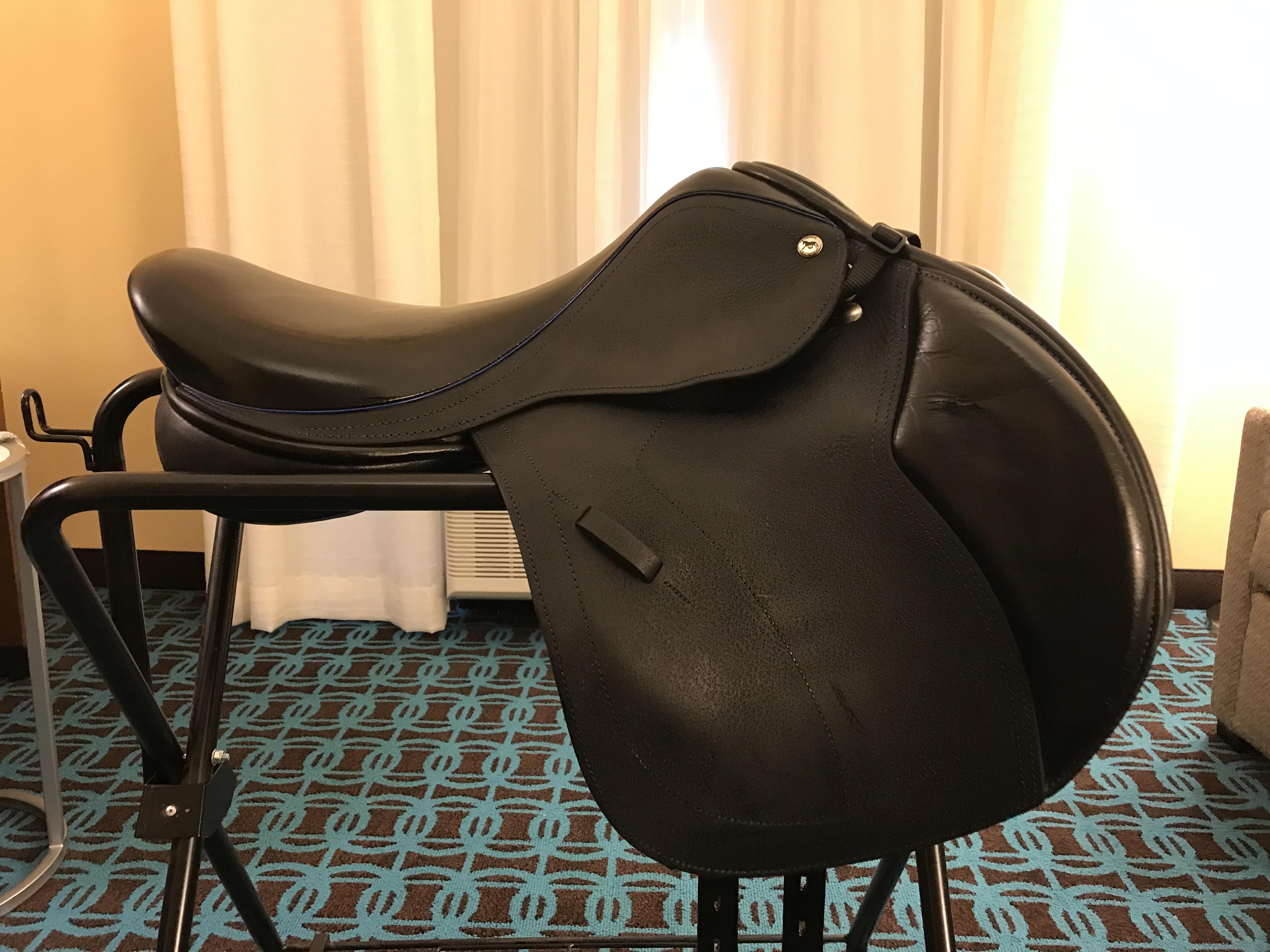 Used Black Country Ricochet Jump saddle, 17.5 PRICE REDUCED « Sport