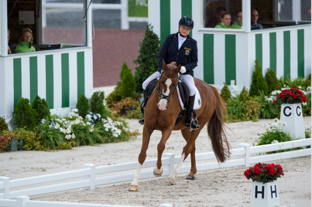 Hannelore Brenner and Women of the World. Photo courtesy of Jon Stroud/FEI.