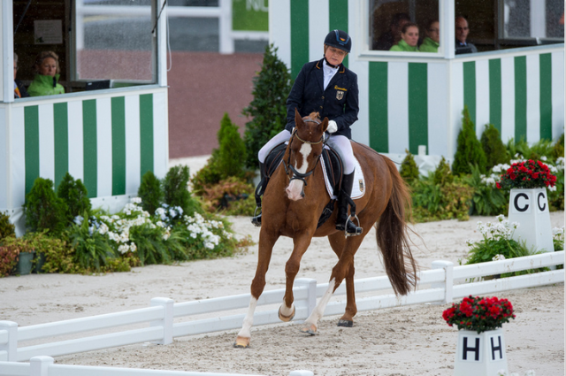 Hannelore Brenner and Women of the World. Photo courtesy of Jon Stroud/FEI. 