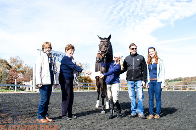 Molly and Bryce Kinnamon’s MK’s Concord Dawn, became the first winner of the Plantation Thoroughbred series. Presenting the $5,000 check to Molly and Bryce is Kathleen Crompton with (pictured left to right) Janet Ritchey (breeder), Kathleen Crompton, Molly and Bryce Kinnamon and Hannah Metz. Photo by Amy Dragoo.