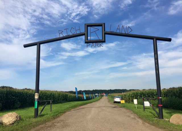 Welcome to Richland Park! Photo by Leslie Wylie. 