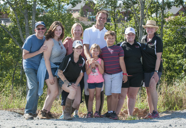 Troy Wing Eventing from left: Bob Fischetto, Miranda Fischetto, Donna Fischetto, Sarah Fischetto (crouching), Troy Wing, Taylor Wing, Landon Wing, Chantrelle Hayes, Joani Hardy. Leslie Threlkeld Photo.