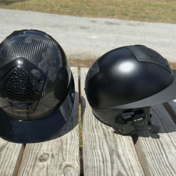 The Voronoï's in-helmet comms system adds the ability to safely take calls or even receive coaching via phone call. 